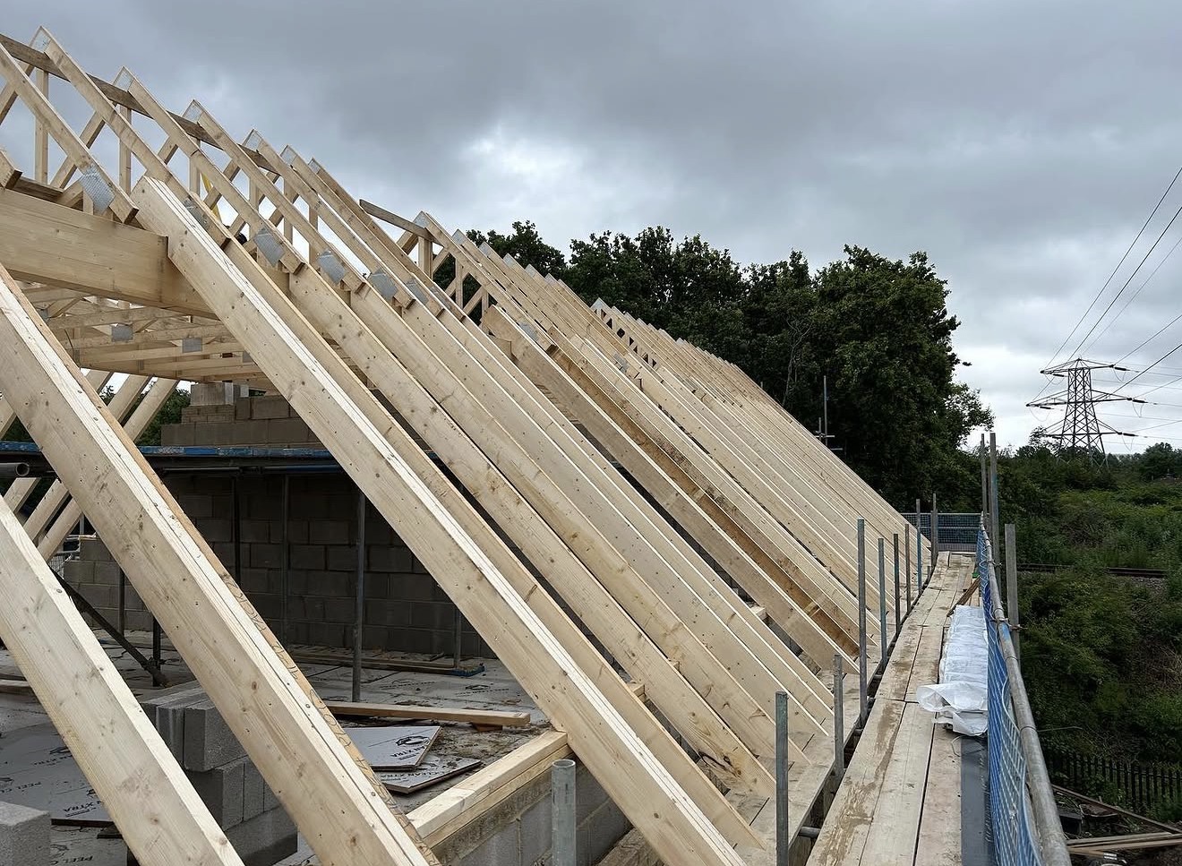 Large roof timber truss installation